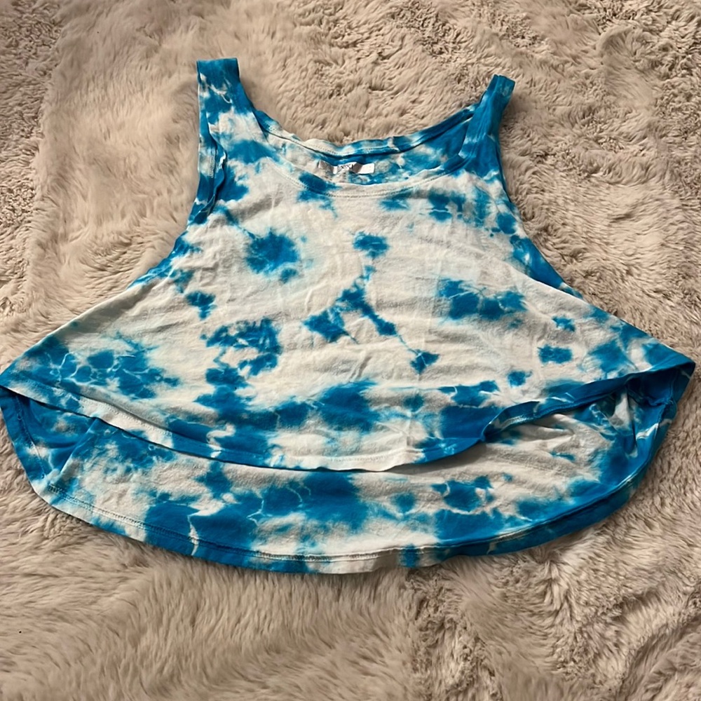 Tie die crop